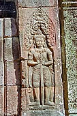 Banteay Kdei temple - threshold guardian bas-relief.